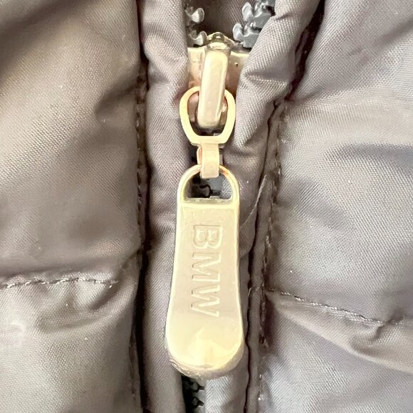 BMW Brand Lifestyle Men's Downfilled Driver's Vest! - Picture 9 of 16